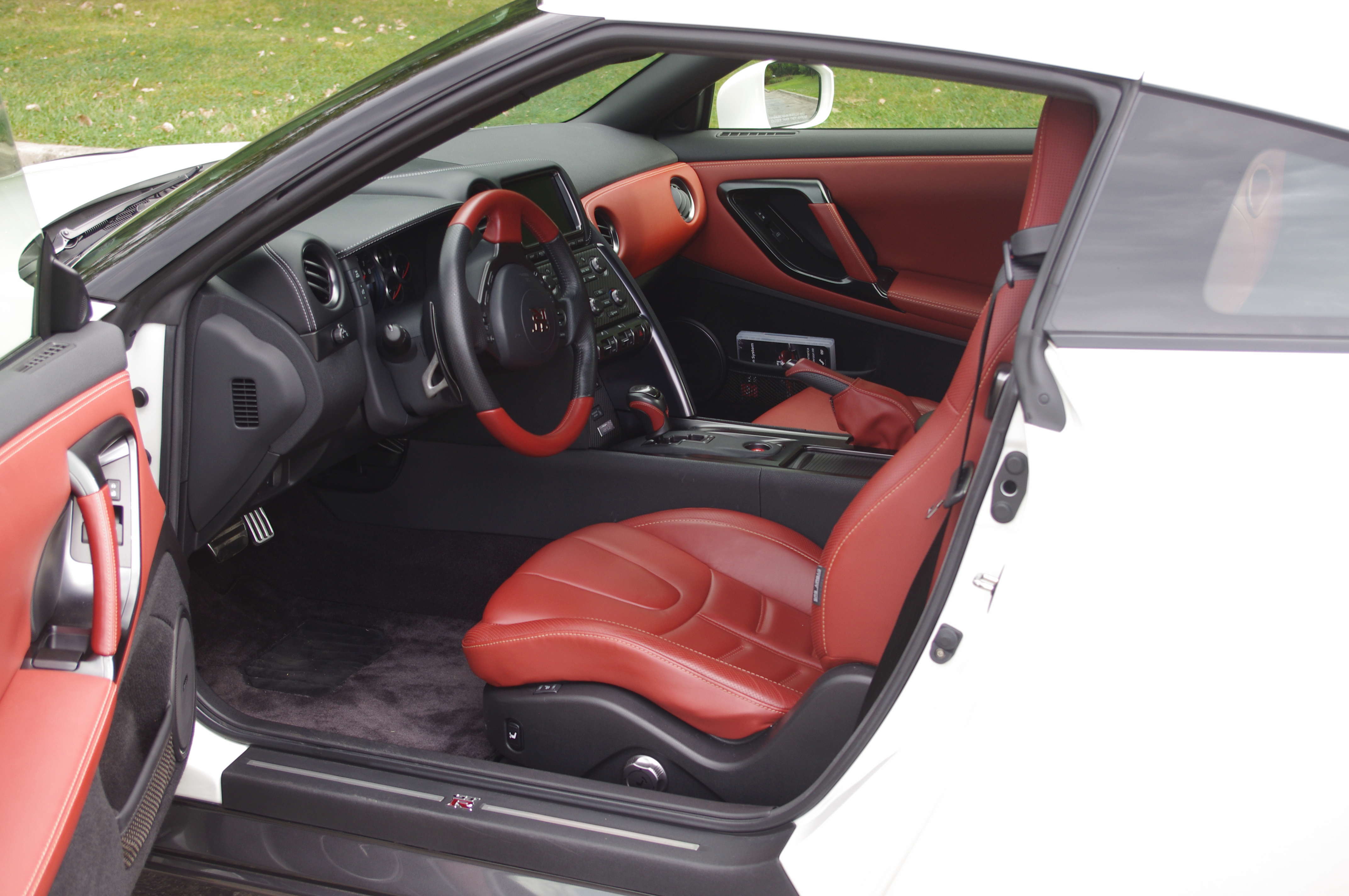 GT-R interior view